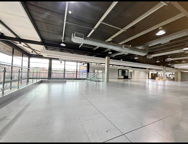 1,640M² SHOWROOM TO LET IN BALLITO DISTRICT